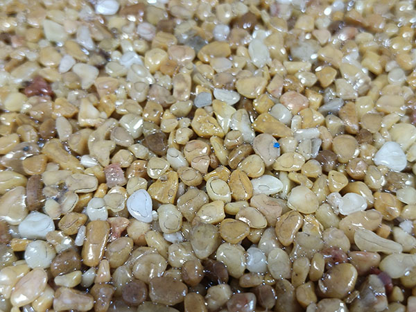 ͸ˮ�zճʯ��ƺ